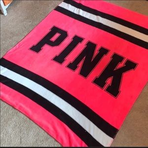 PINK VS blanket